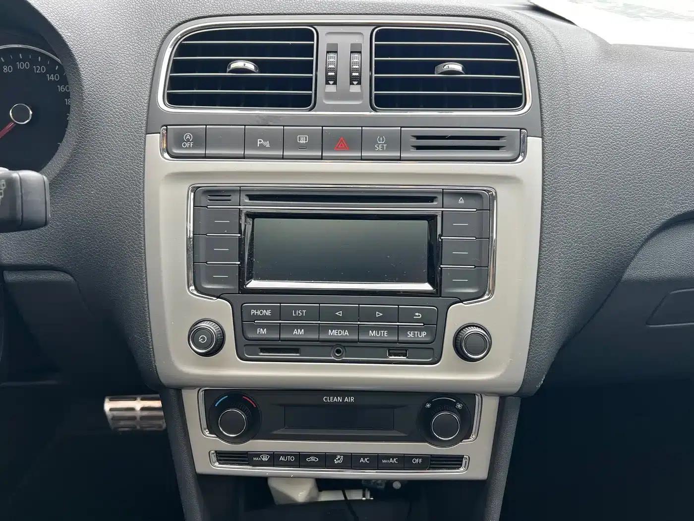 2018 Polo 1.5L Cross Polo Automatic — миниатюра 7