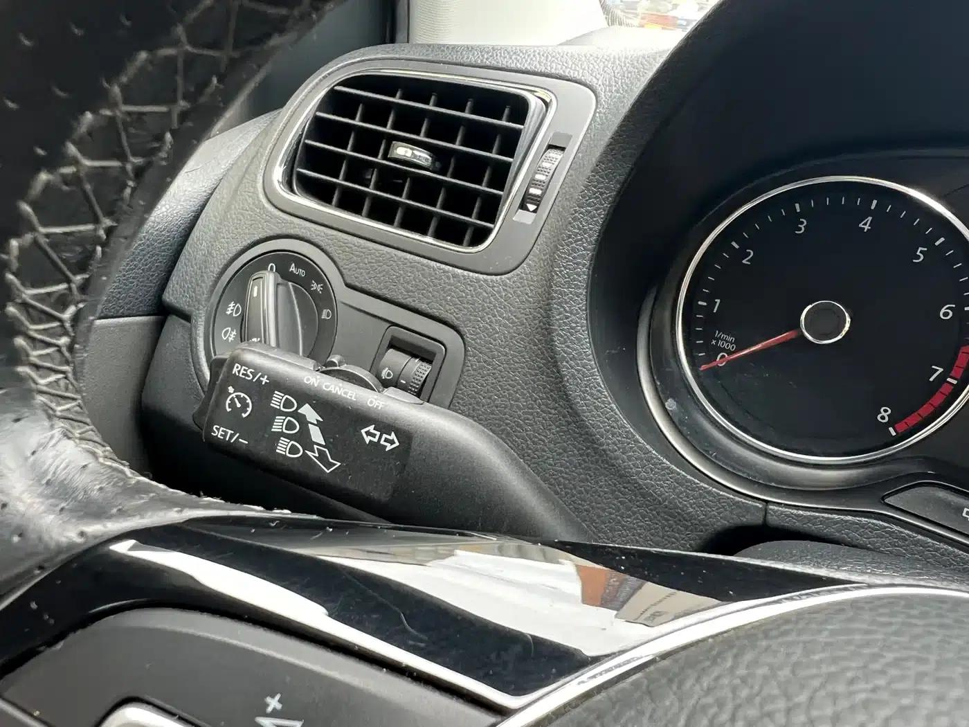 2018 Polo 1.5L Cross Polo Automatic — миниатюра 9