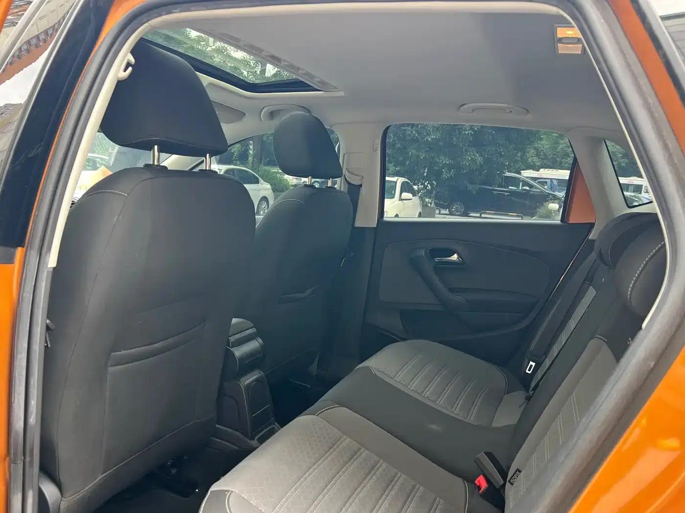2018 Polo 1.5L Cross Polo Automatic — миниатюра 10