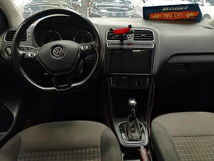 2016 Polo 1.6L Automatic Comfort Model — миниатюра 12