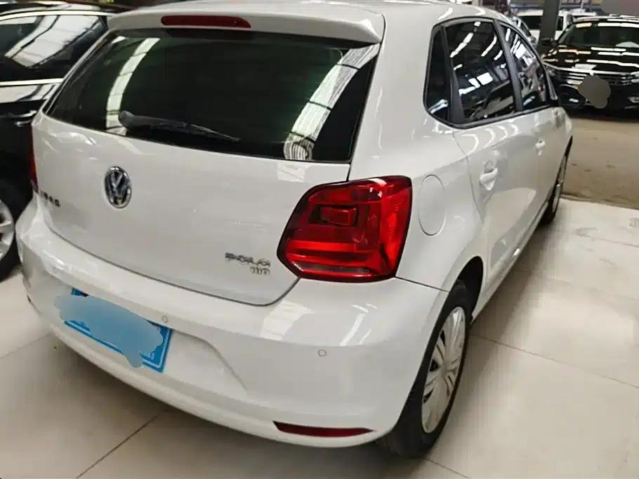 2016 Polo 1.6L Automatic Comfort Model — миниатюра 3