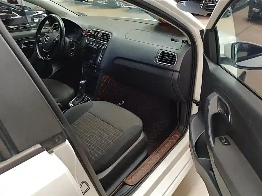 2016 Polo 1.6L Automatic Comfort Model — миниатюра 8