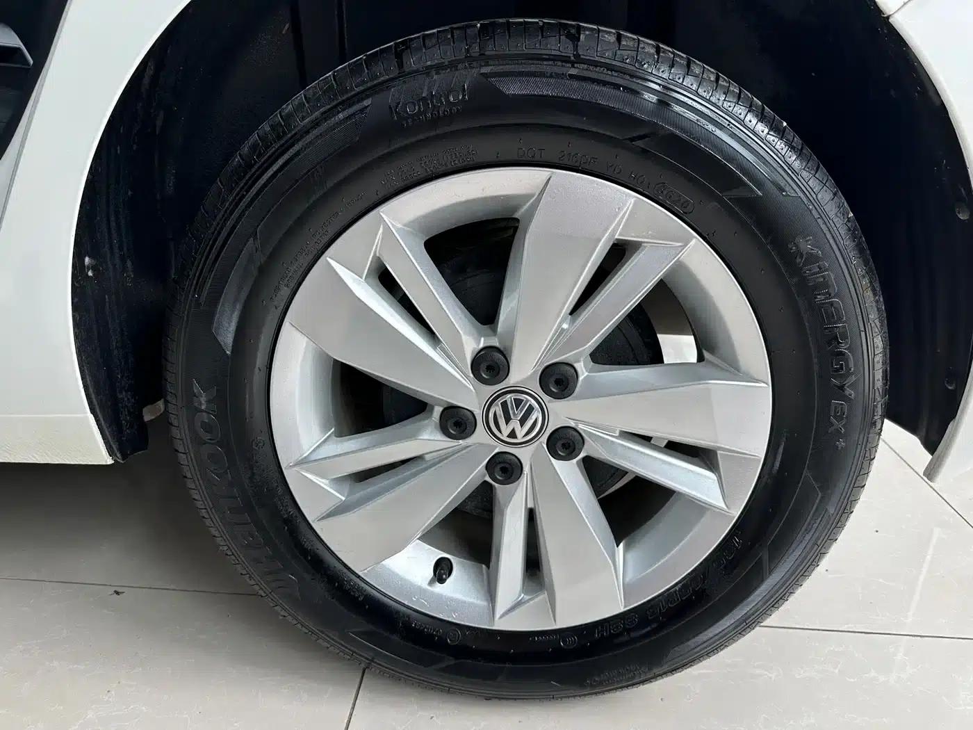 2019 Polo Plus 1.5L Automatic Panoramic Enjoyment Edition — миниатюра 17