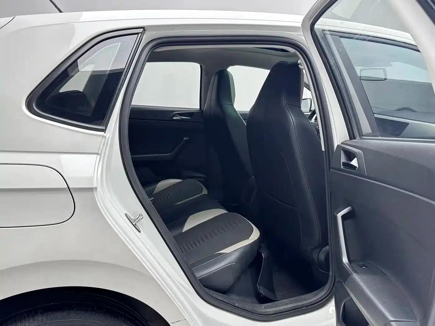 2019 Polo Plus 1.5L Automatic Colorful Technology Edition — миниатюра 11