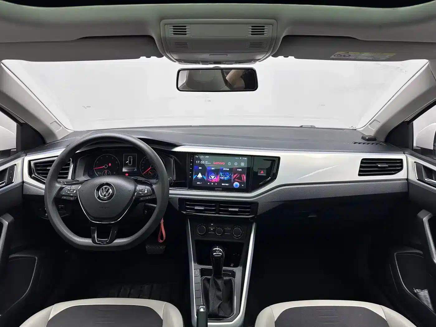 2019 Polo Plus 1.5L Automatic Colorful Technology Edition — миниатюра 14