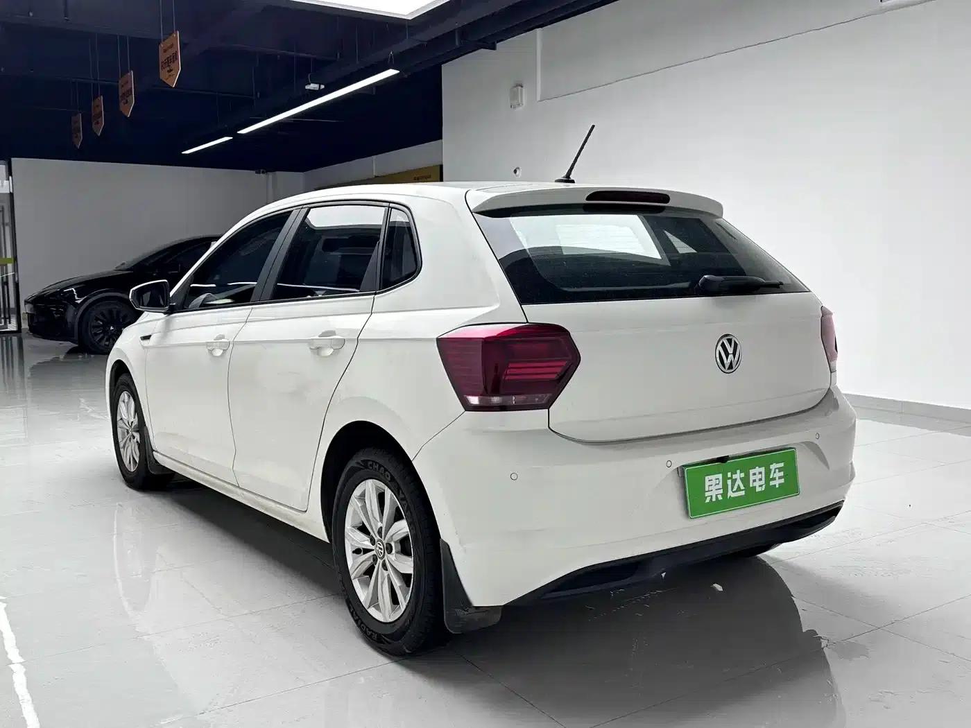 2019 Polo Plus 1.5L Automatic Colorful Technology Edition — миниатюра 3
