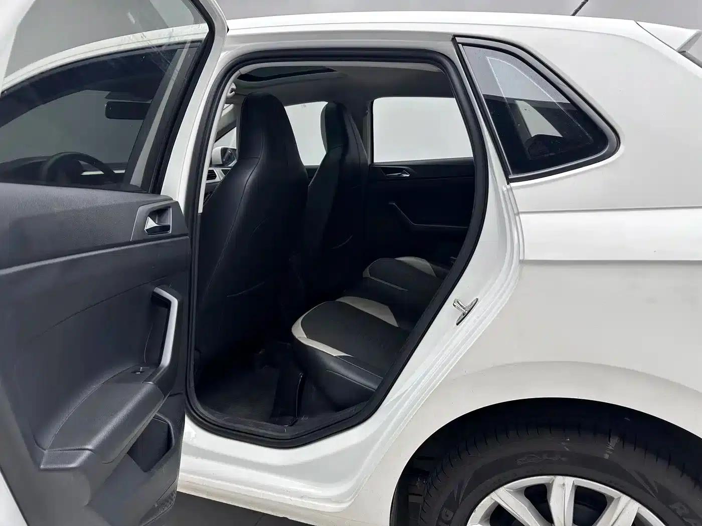 2019 Polo Plus 1.5L Automatic Colorful Technology Edition — миниатюра 9