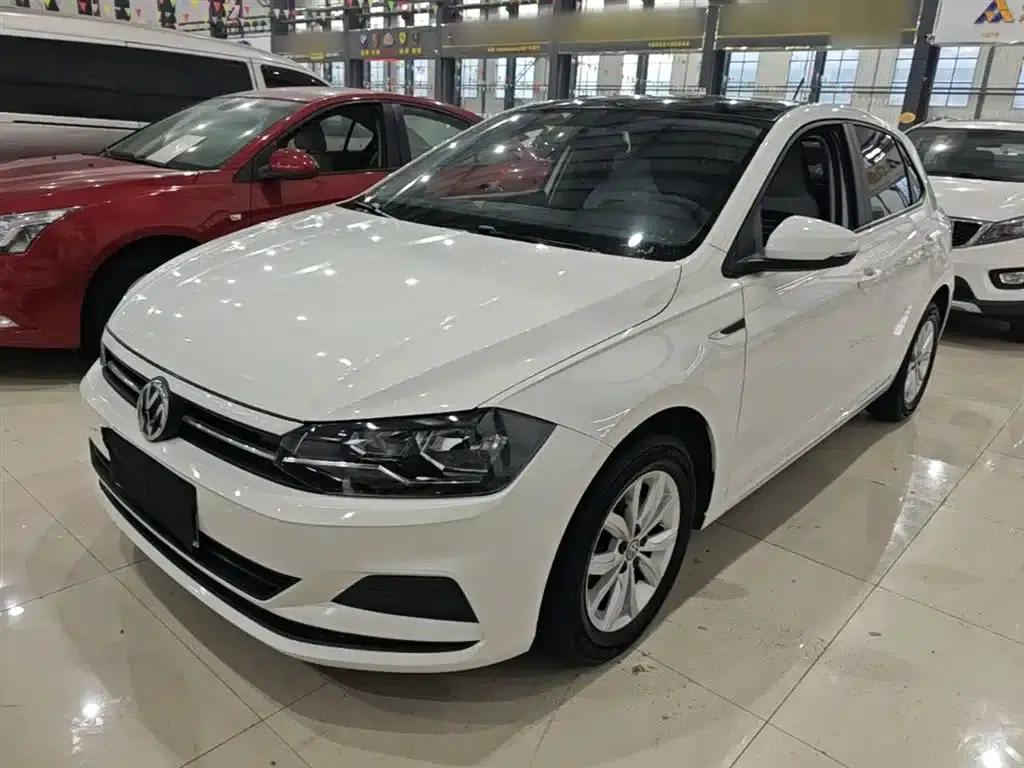 2019 Polo Plus 1.5L Automatic Colorful Technology Edition — миниатюра 1