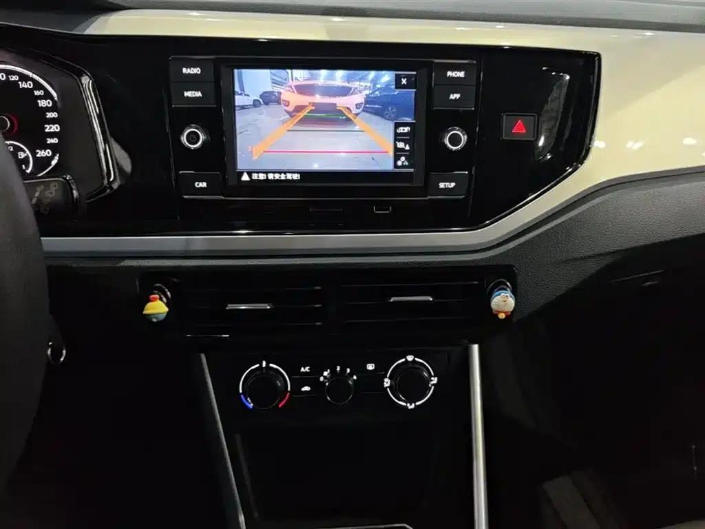 2019 Polo Plus 1.5L Automatic Colorful Technology Edition — миниатюра 13