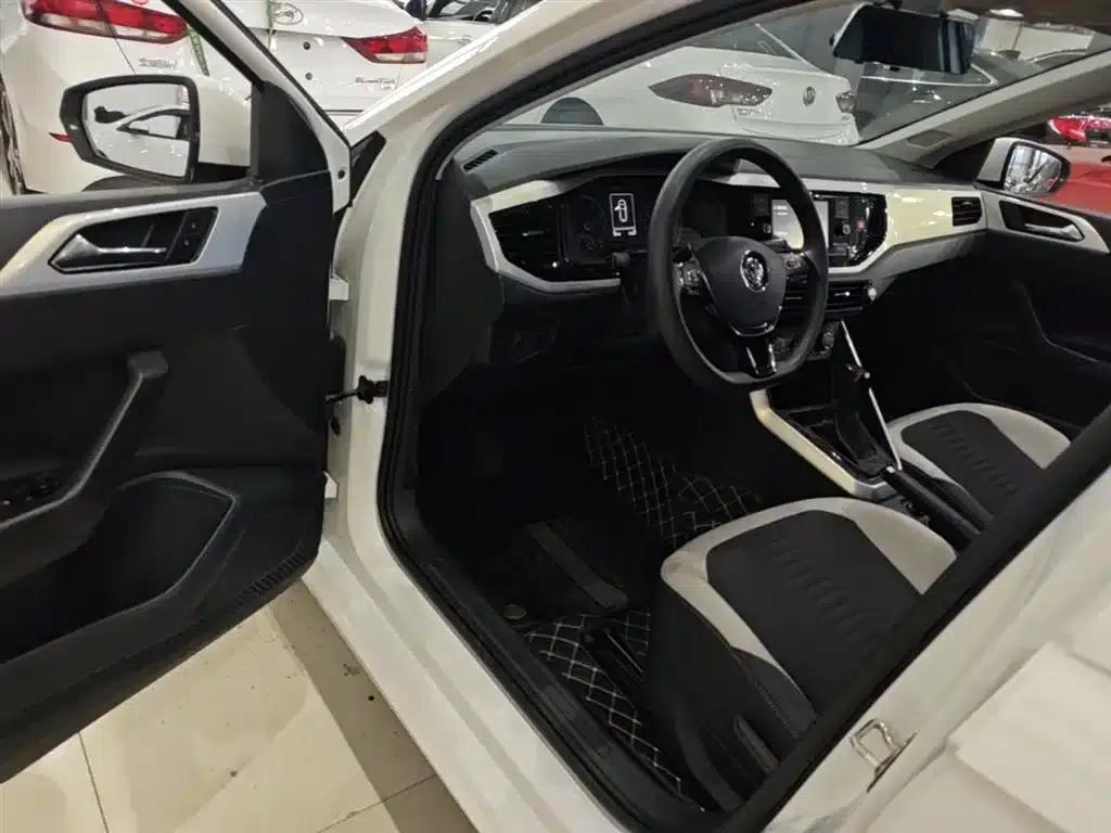 2019 Polo Plus 1.5L Automatic Colorful Technology Edition — миниатюра 16
