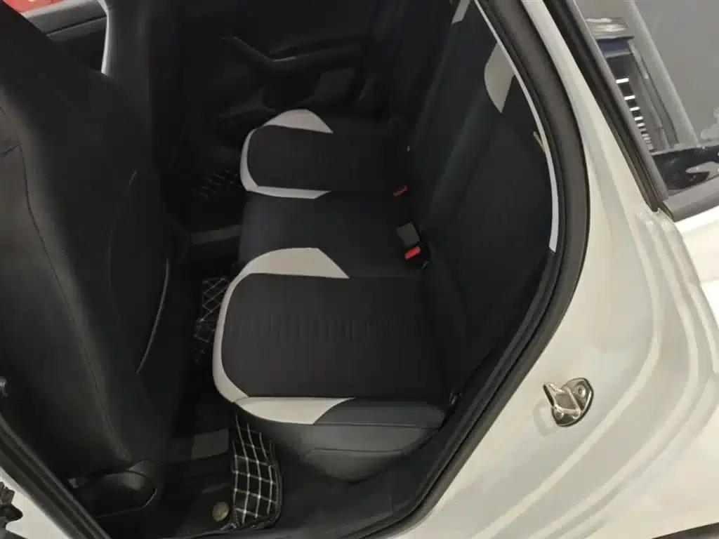 2019 Polo Plus 1.5L Automatic Colorful Technology Edition — миниатюра 17