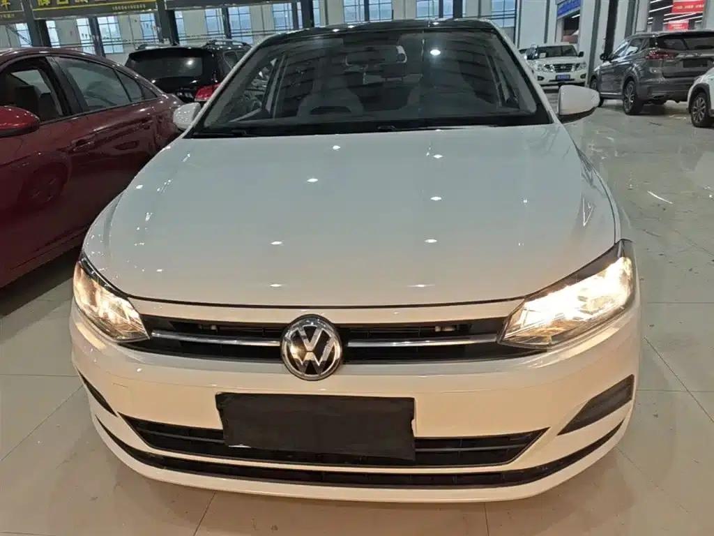 2019 Polo Plus 1.5L Automatic Colorful Technology Edition — миниатюра 3