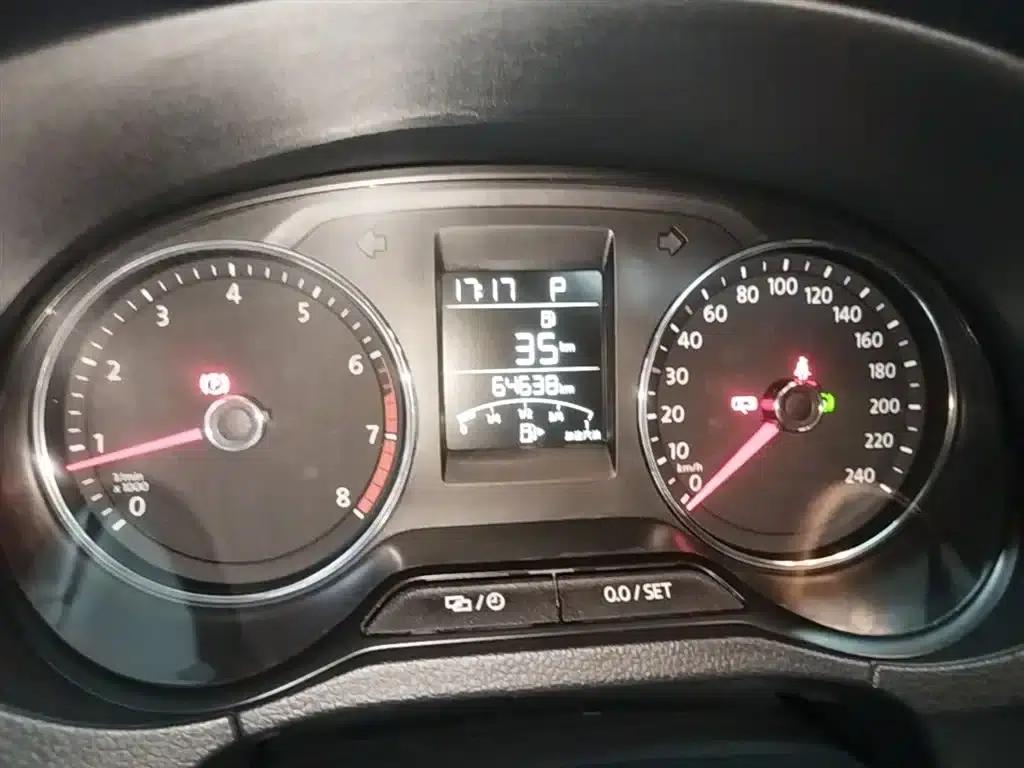 2016 Polo 1.6L Automatic Comfort Model — миниатюра 12