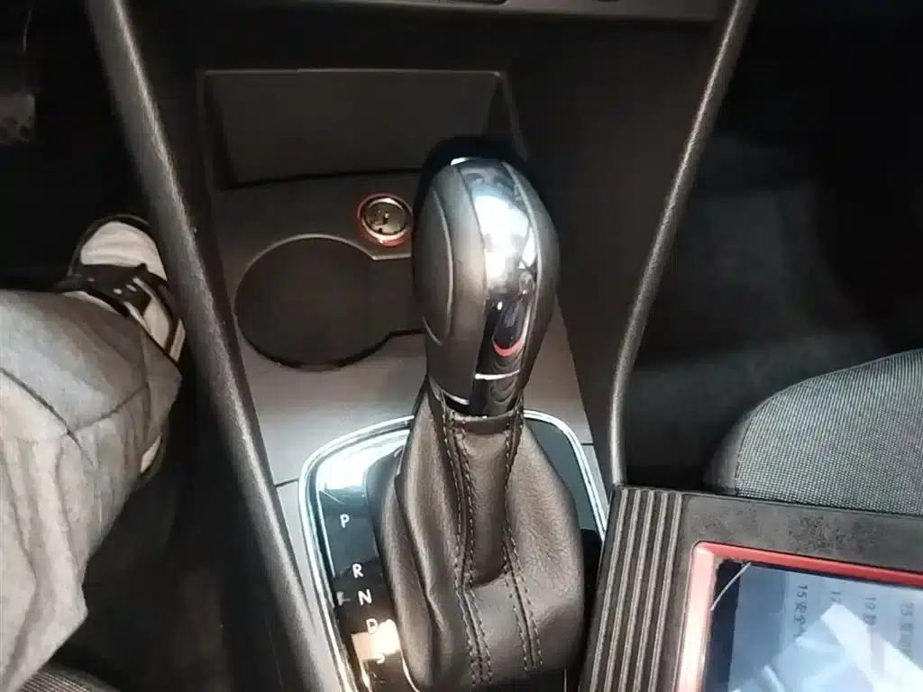 2016 Polo 1.6L Automatic Comfort Model — миниатюра 14