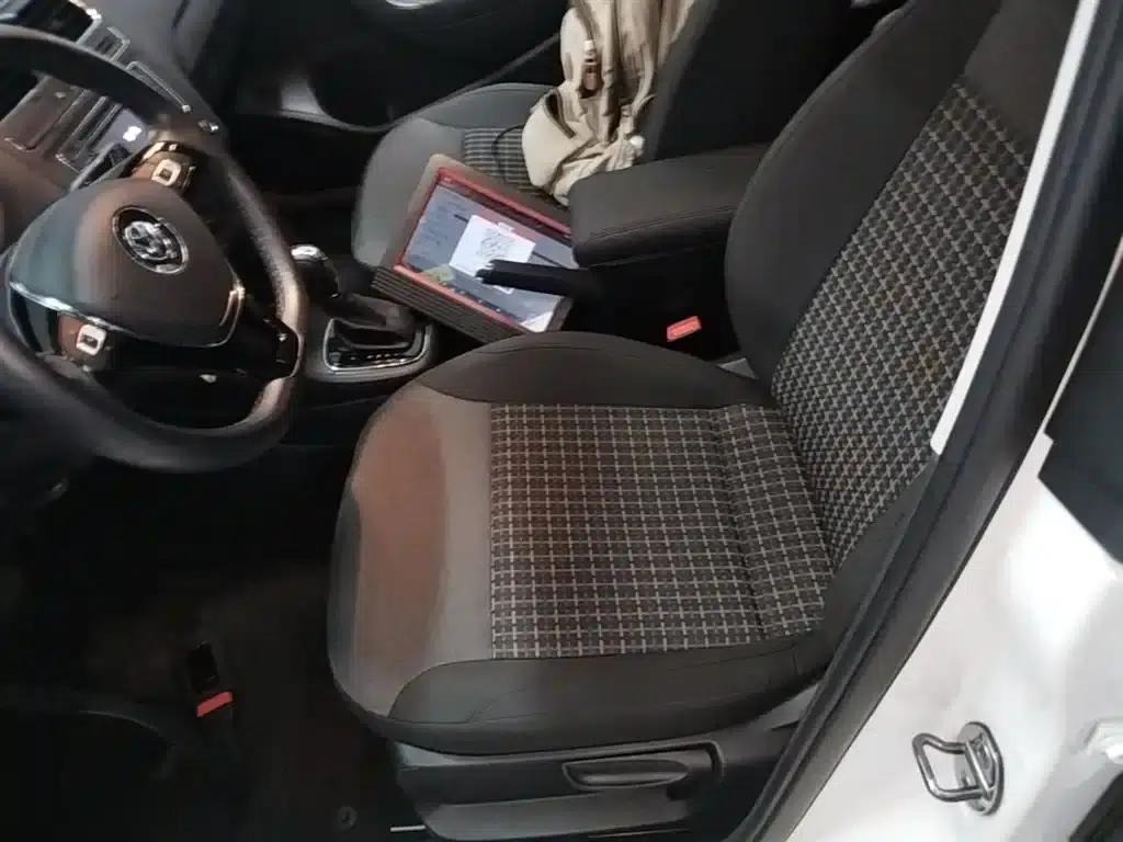 2016 Polo 1.6L Automatic Comfort Model — миниатюра 15