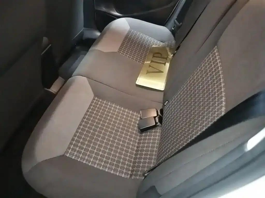 2016 Polo 1.6L Automatic Comfort Model — миниатюра 17
