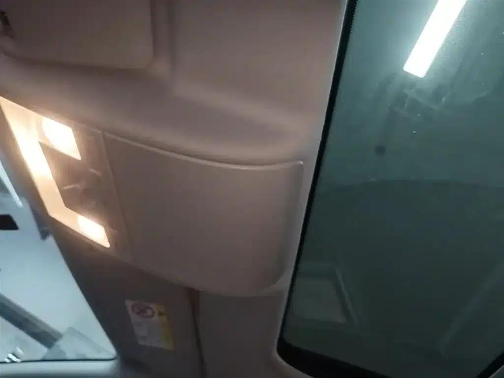 2016 Polo 1.6L Automatic Comfort Model — миниатюра 18