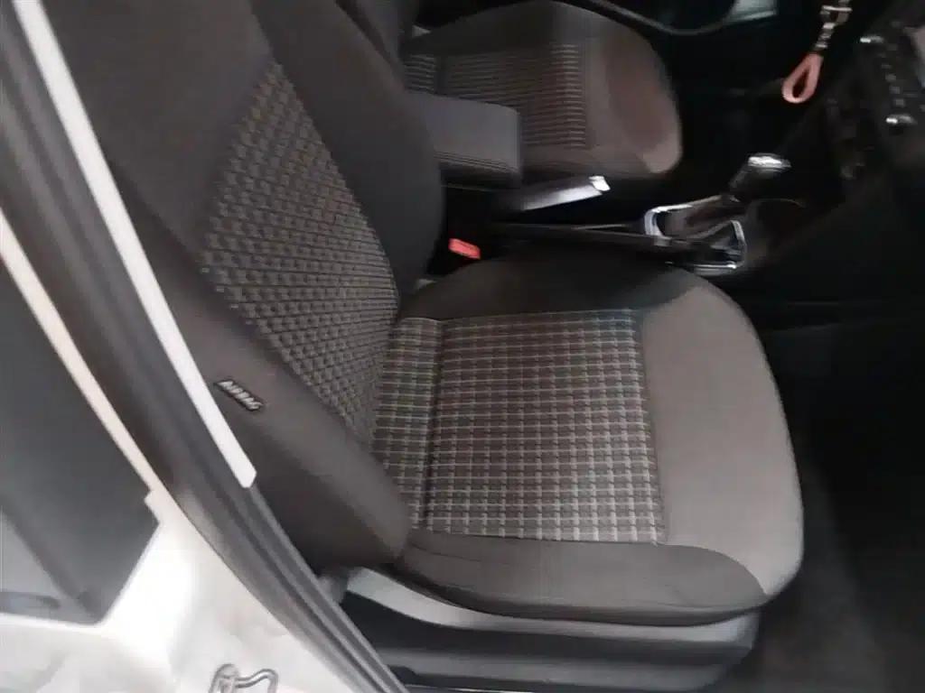 2016 Polo 1.6L Automatic Comfort Model — миниатюра 25