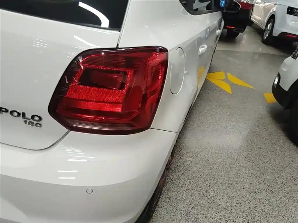 2016 Polo 1.6L Automatic Comfort Model — миниатюра 8