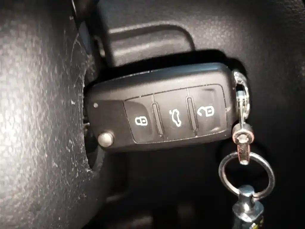 2016 Polo 1.6L Automatic Comfort Model — миниатюра 9