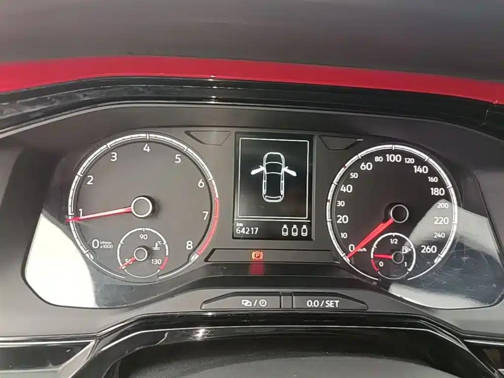 2019 Polo Plus 1.5L Automatic Colorful Technology Edition — миниатюра 12