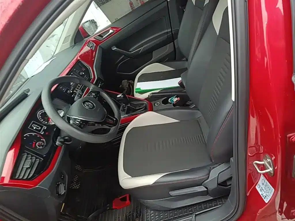 2019 Polo Plus 1.5L Automatic Colorful Technology Edition — миниатюра 15
