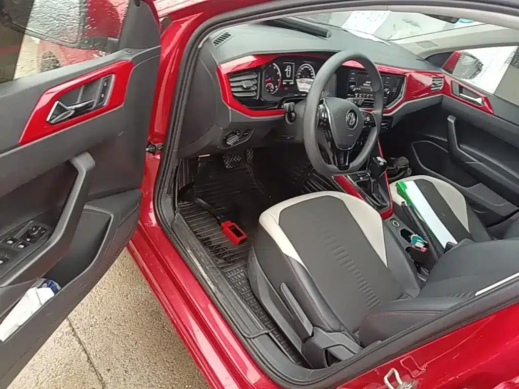 2019 Polo Plus 1.5L Automatic Colorful Technology Edition — миниатюра 16