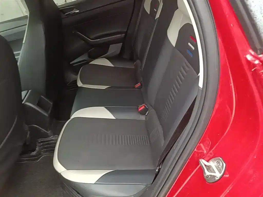 2019 Polo Plus 1.5L Automatic Colorful Technology Edition — миниатюра 17