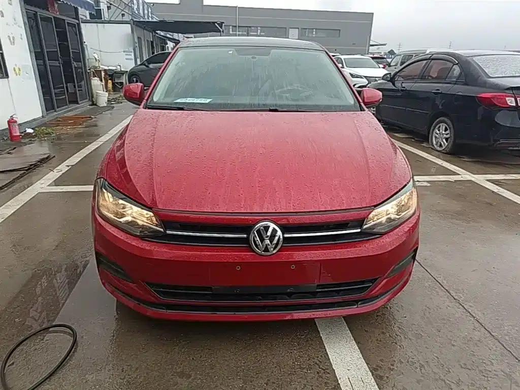 2019 Polo Plus 1.5L Automatic Colorful Technology Edition — миниатюра 3