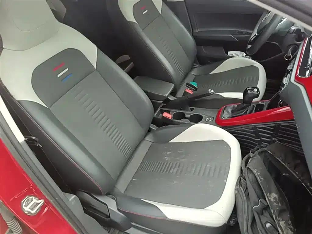 2019 Polo Plus 1.5L Automatic Colorful Technology Edition — миниатюра 25