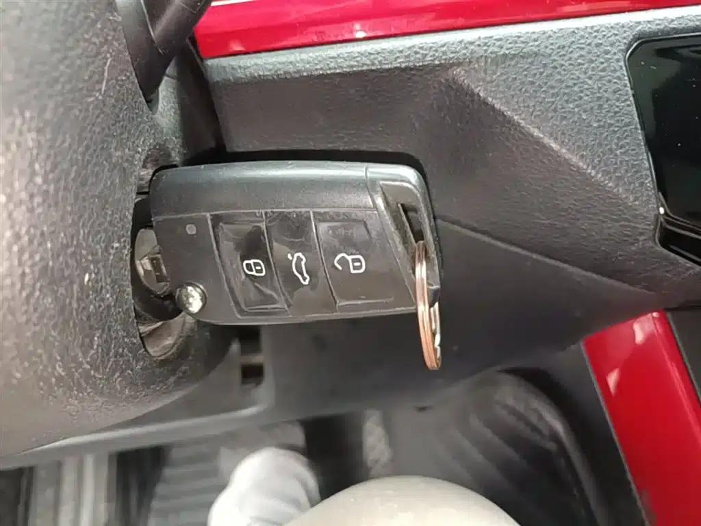 2019 Polo Plus 1.5L Automatic Colorful Technology Edition — миниатюра 9