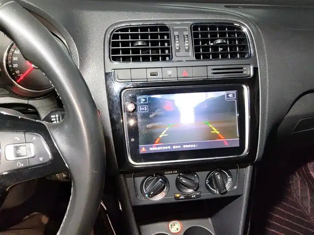 2016 Polo 1.6L Automatic Comfort Model — миниатюра 13