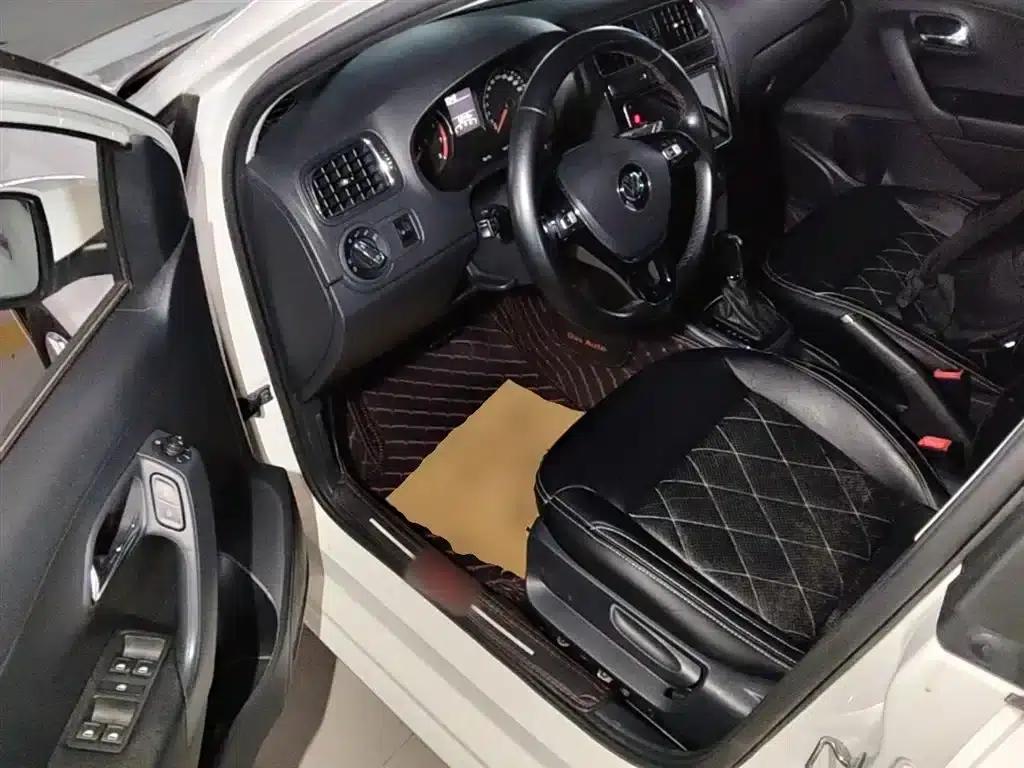 2016 Polo 1.6L Automatic Comfort Model — миниатюра 16