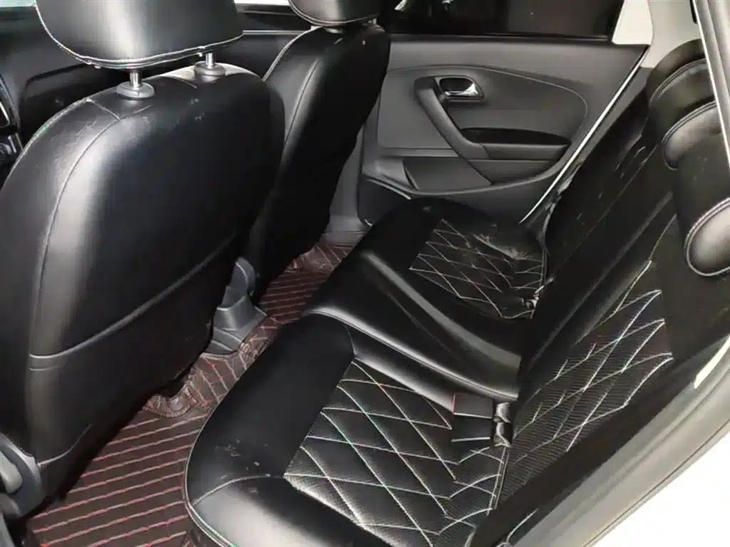 2016 Polo 1.6L Automatic Comfort Model — миниатюра 17