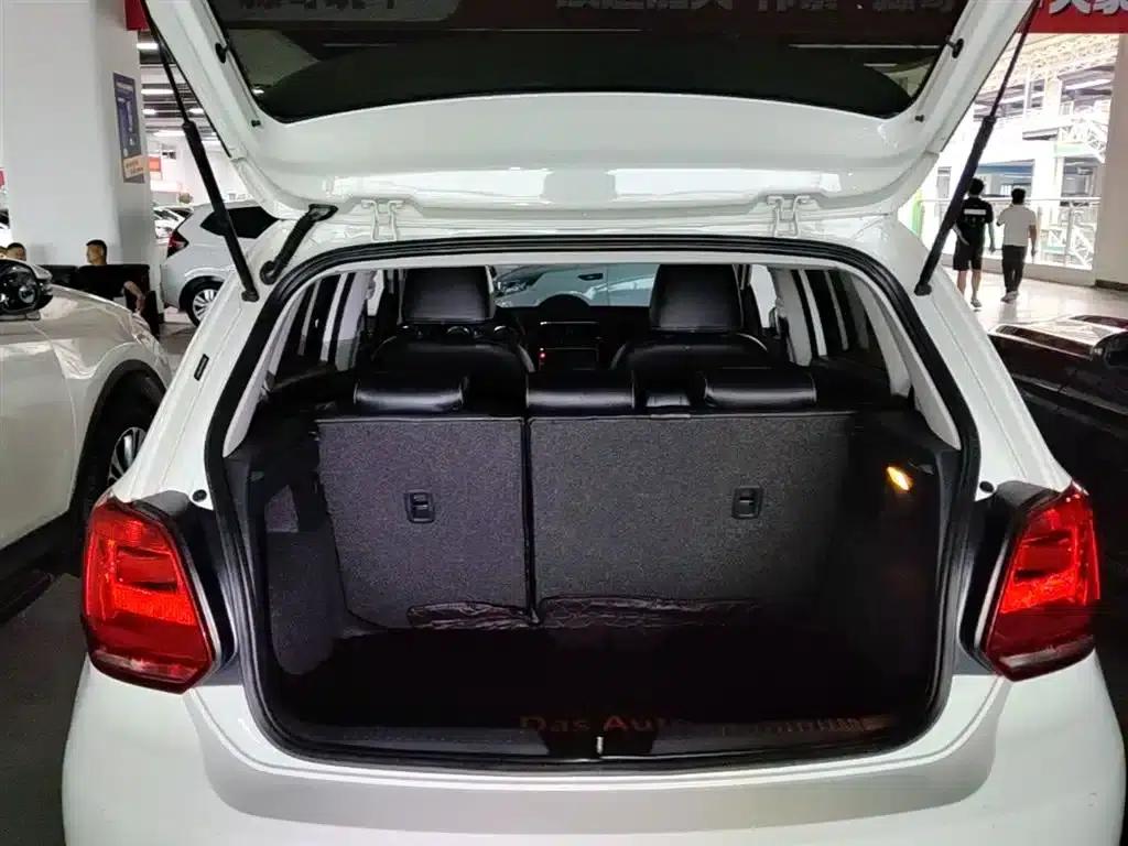 2016 Polo 1.6L Automatic Comfort Model — миниатюра 19