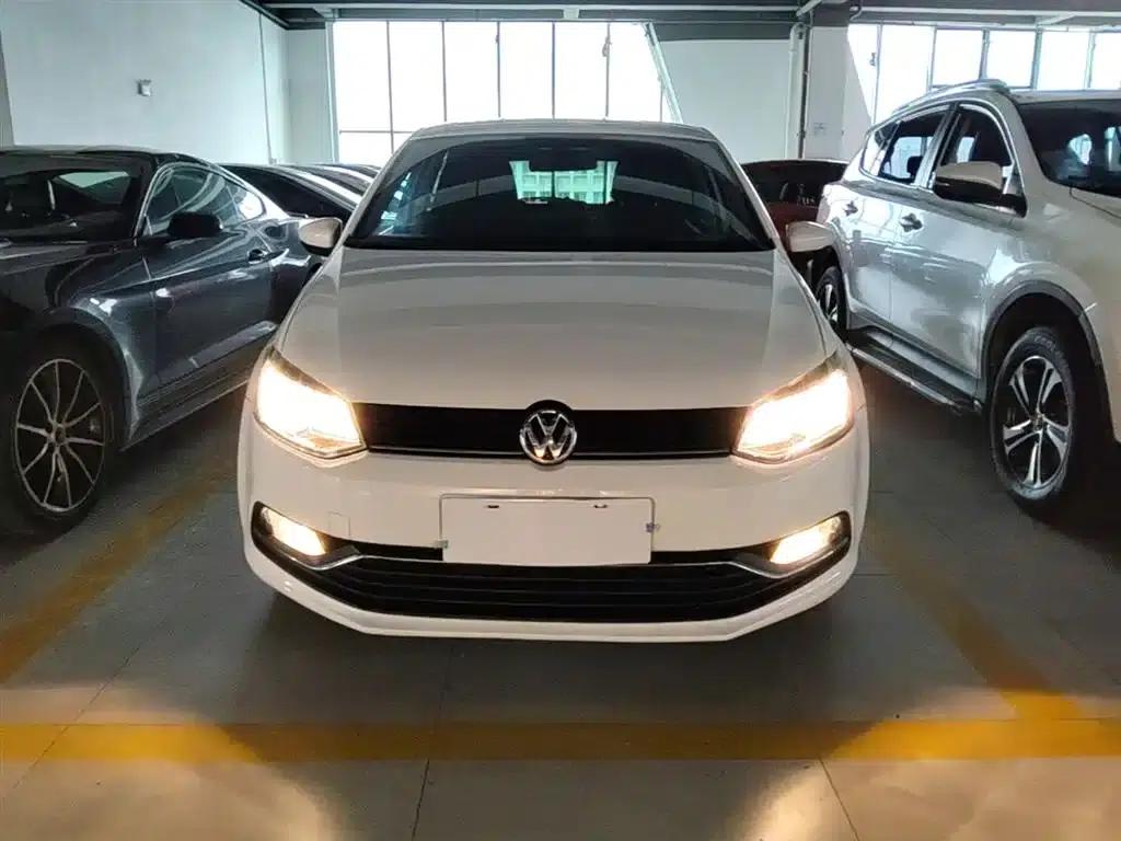 2016 Polo 1.6L Automatic Comfort Model — миниатюра 3