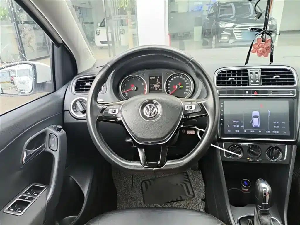 2016 Polo 1.6L Automatic Comfort Model — миниатюра 11