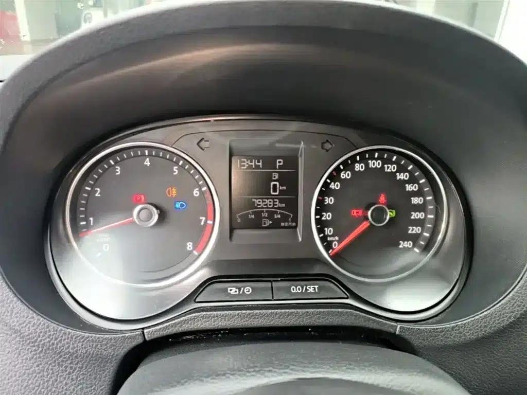 2016 Polo 1.6L Automatic Comfort Model — миниатюра 12