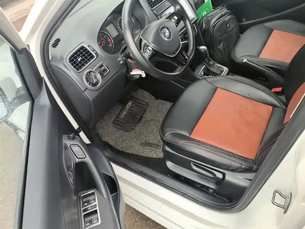 2016 Polo 1.6L Automatic Comfort Model — миниатюра 16