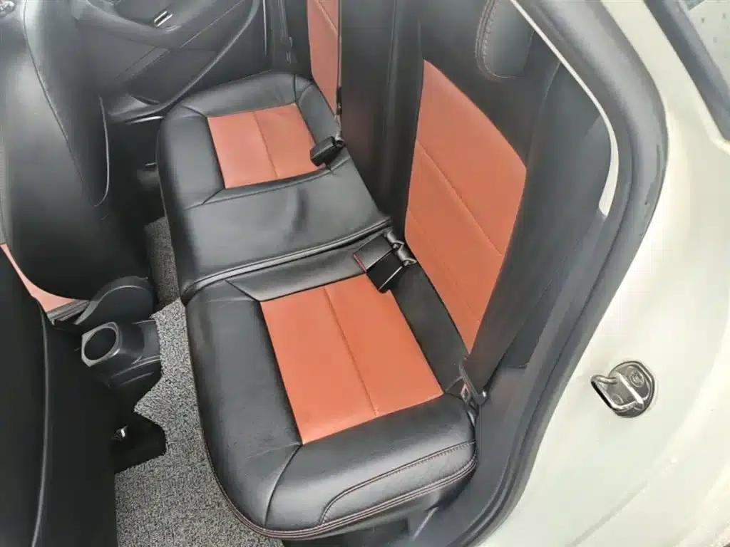 2016 Polo 1.6L Automatic Comfort Model — миниатюра 17