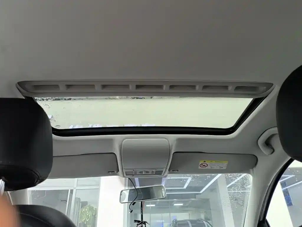 2016 Polo 1.6L Automatic Comfort Model — миниатюра 18