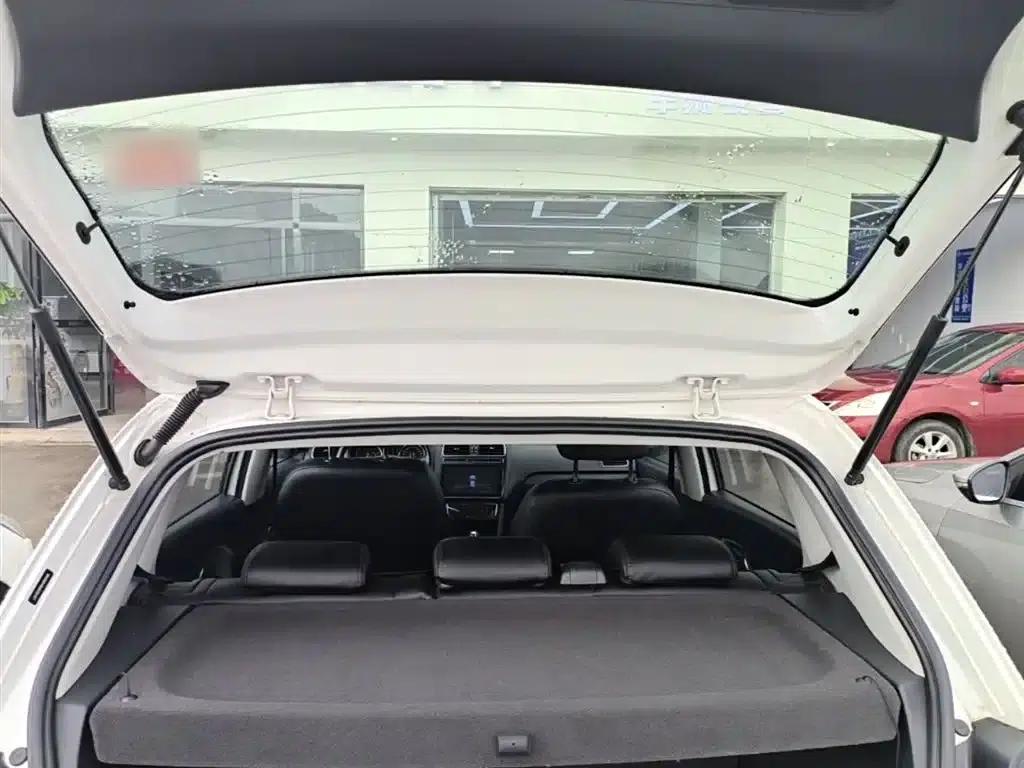 2016 Polo 1.6L Automatic Comfort Model — миниатюра 19
