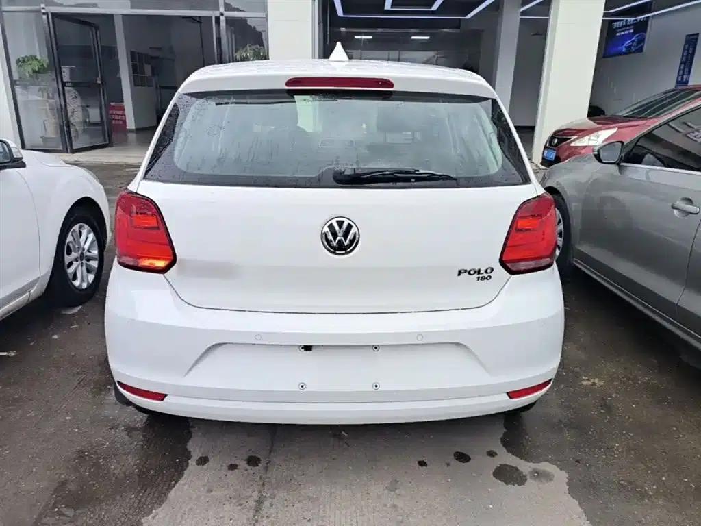 2016 Polo 1.6L Automatic Comfort Model — миниатюра 6
