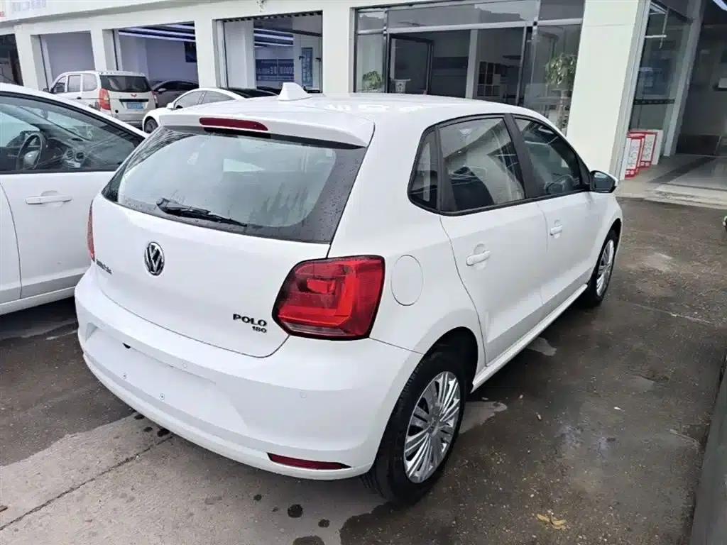 2016 Polo 1.6L Automatic Comfort Model — миниатюра 7