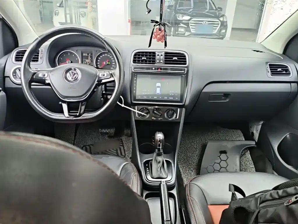 2016 Polo 1.6L Automatic Comfort Model — миниатюра 10