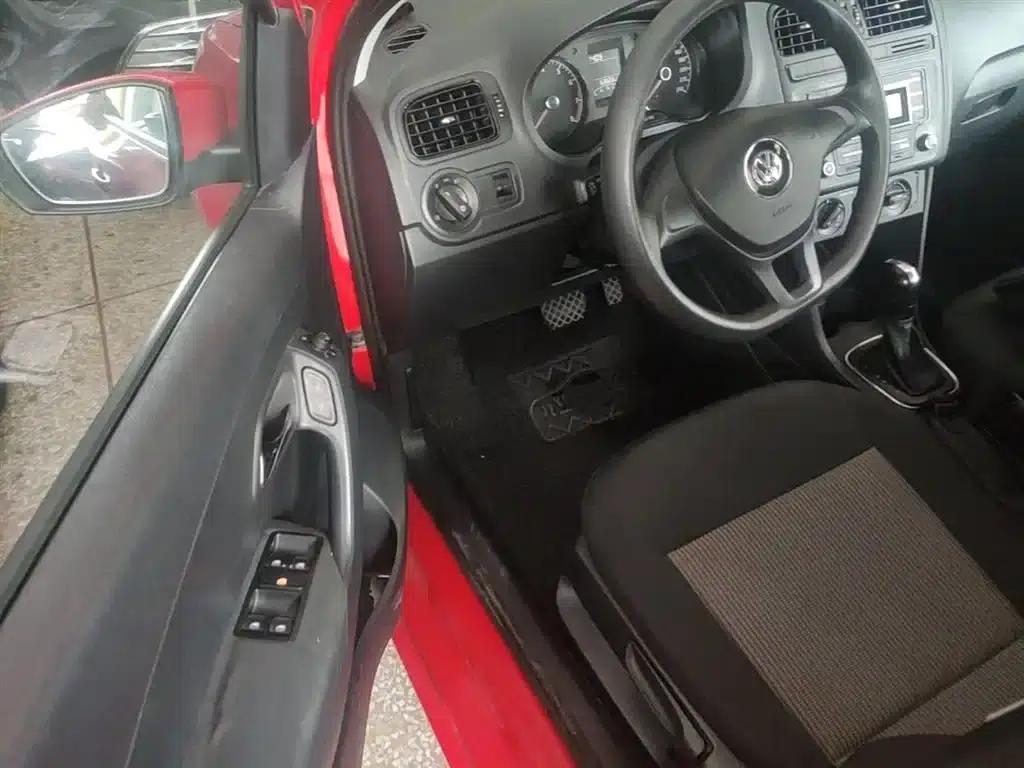 2016 Polo 1.4L Automatic Fashion Edition — миниатюра 16