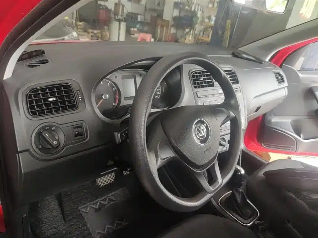 2016 Polo 1.4L Automatic Fashion Edition — миниатюра 10