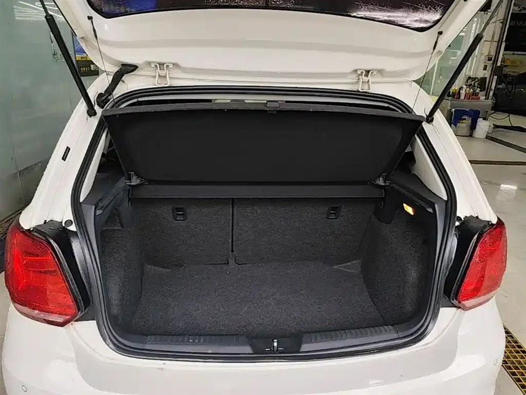 2016 Polo 1.6L Automatic Comfort Model — миниатюра 19