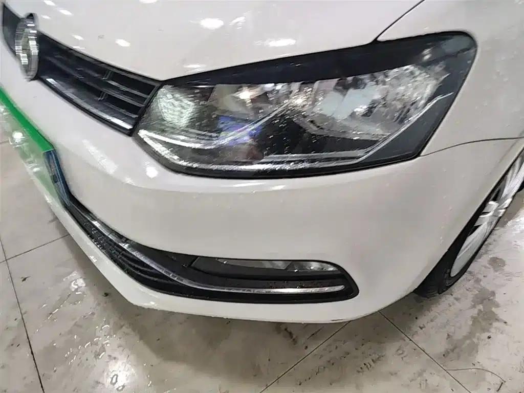 2016 Polo 1.6L Automatic Comfort Model — миниатюра 24
