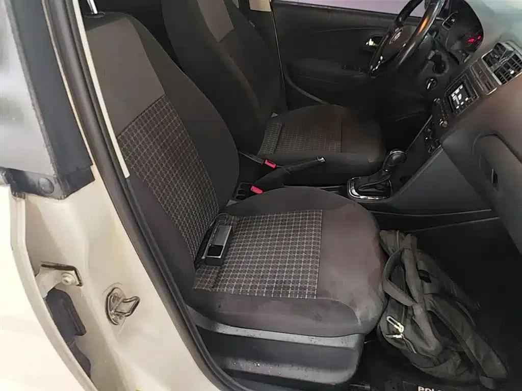 2016 Polo 1.6L Automatic Comfort Model — миниатюра 25